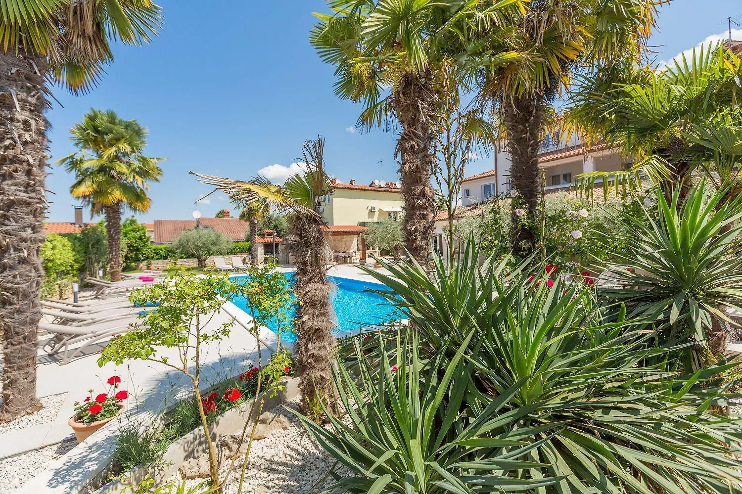 Charmantes Apartment Nur 800 Meter Zum Strand Mit Pool, Grillbereich, Waschmaschine 포레치 크로아티아