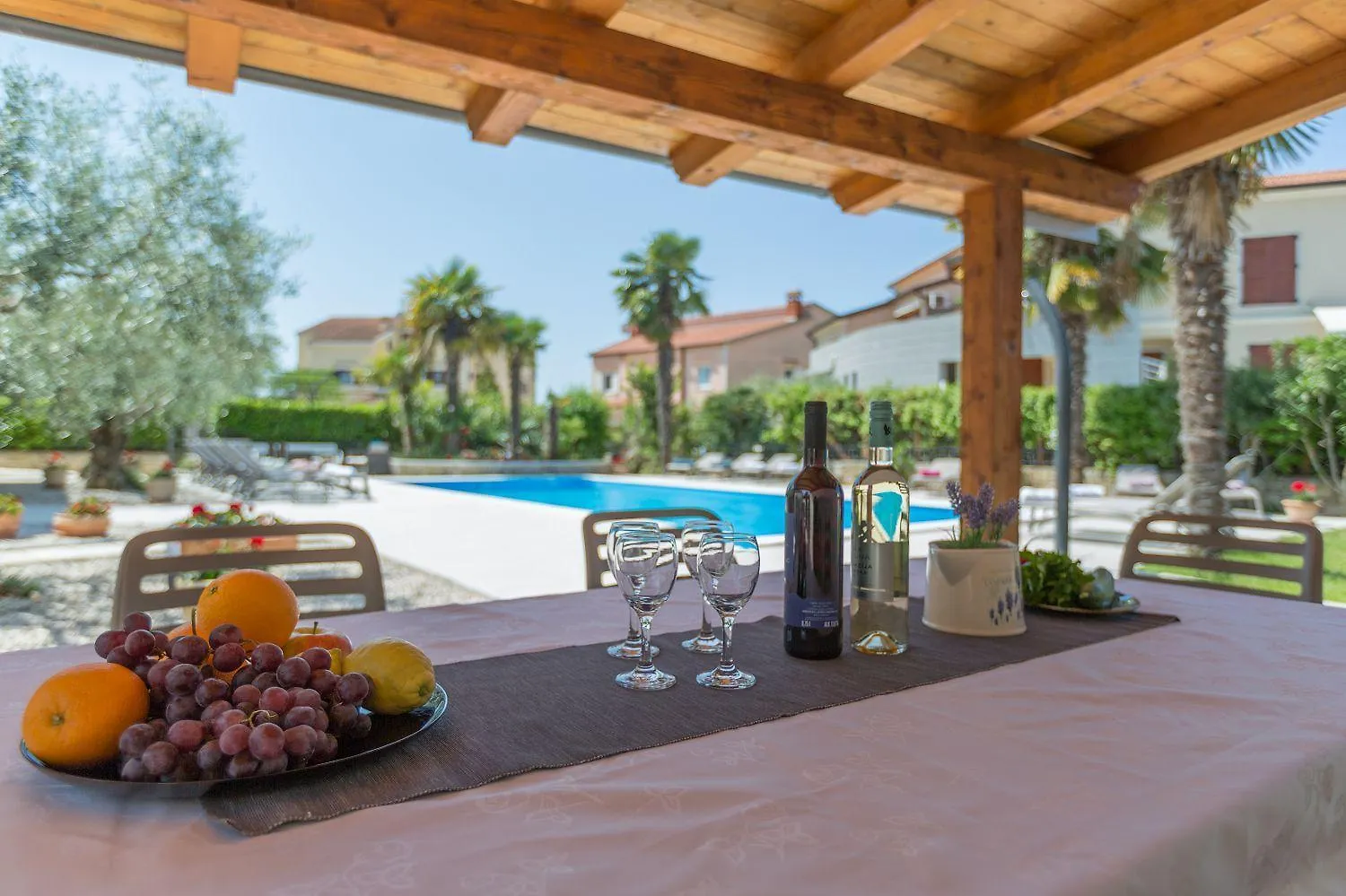 Charmantes Apartment Nur 800 Meter Zum Strand Mit Pool, Grillbereich, Waschmaschine Porec