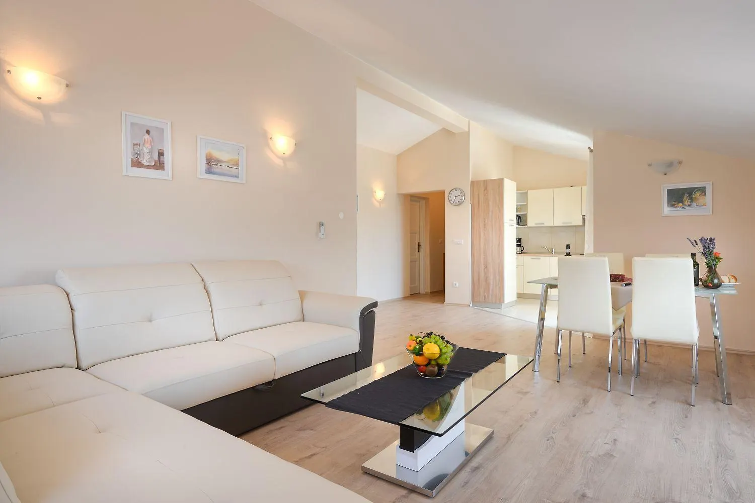 Charmantes Apartment Nur 800 Meter Zum Strand Mit Pool, Grillbereich, Waschmaschine Porec