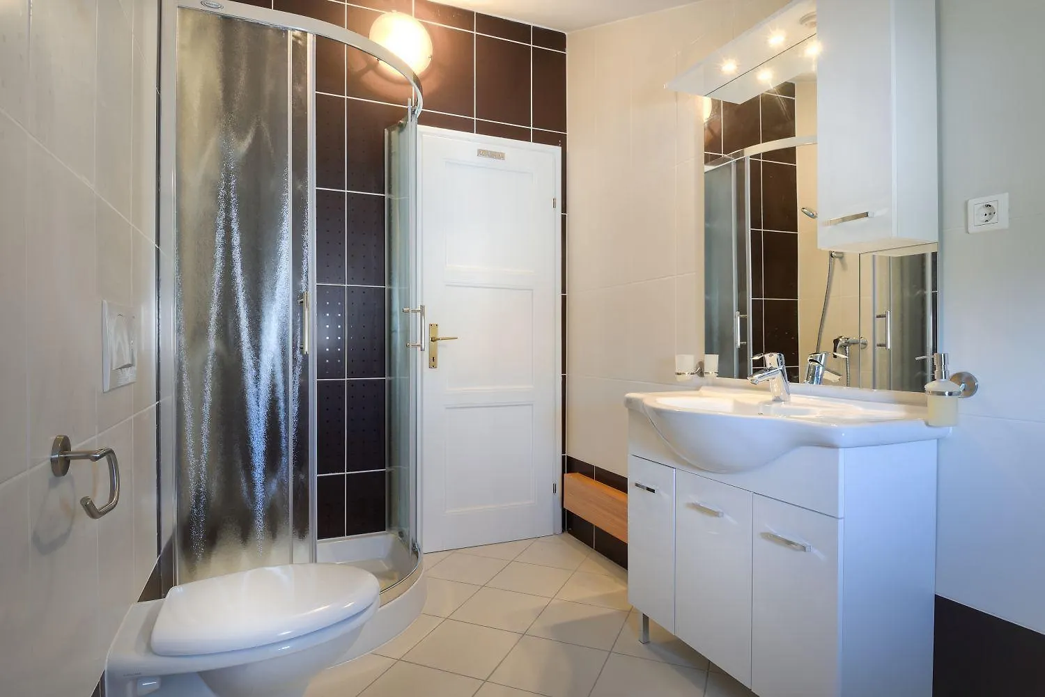 Charmantes Apartment Nur 800 Meter Zum Strand Mit Pool, Grillbereich, Waschmaschine Porec 0*,