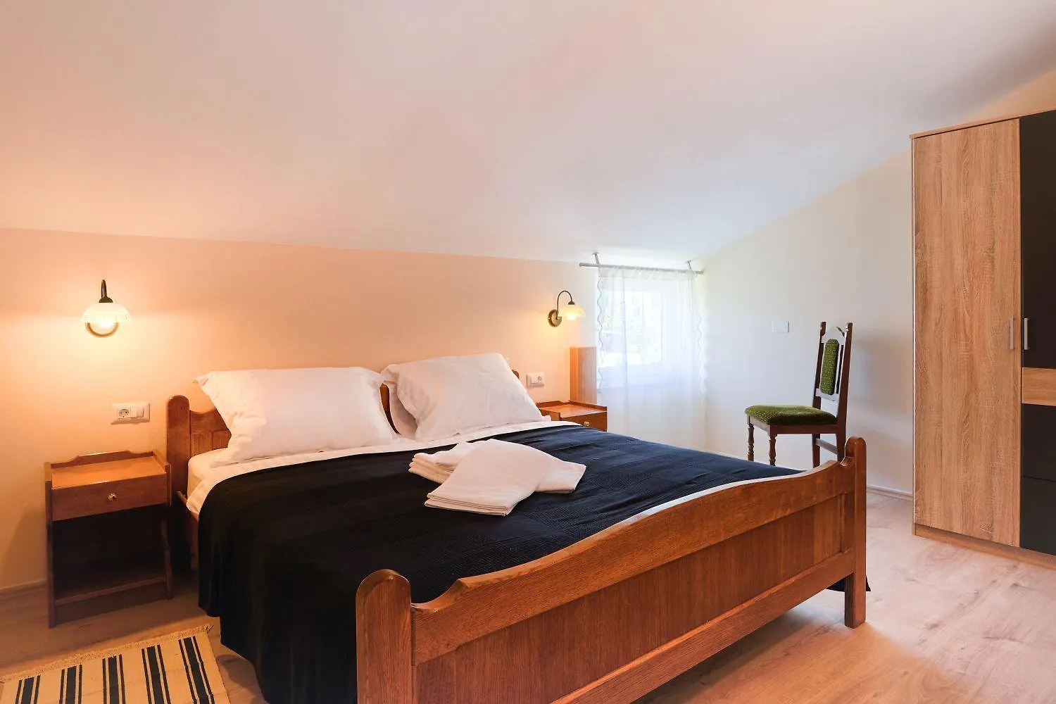 Charmantes Apartment Nur 800 Meter Zum Strand Mit Pool, Grillbereich, Waschmaschine Porec