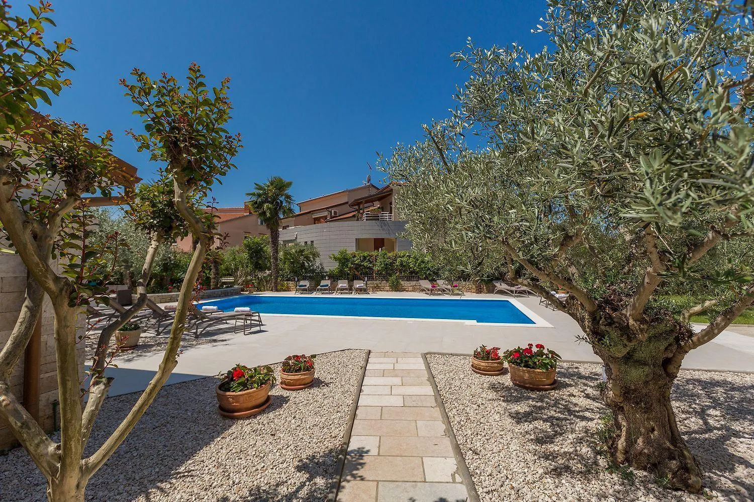 Charmantes Apartment Nur 800 Meter Zum Strand Mit Pool, Grillbereich, Waschmaschine Porec
