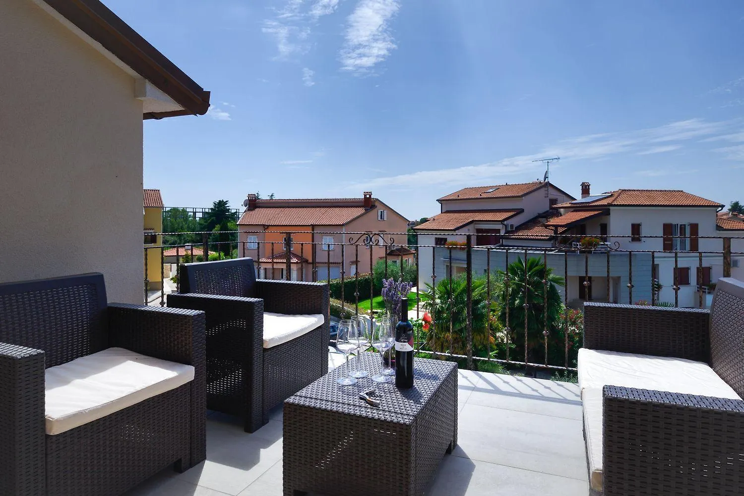 Charmantes Apartment Nur 800 Meter Zum Strand Mit Pool, Grillbereich, Waschmaschine Porec