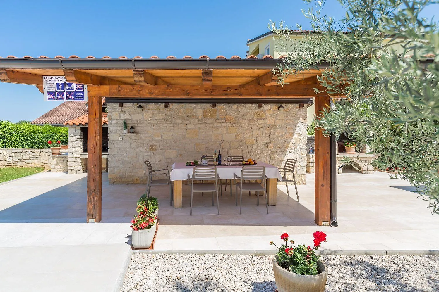 Charmantes Apartment Nur 800 Meter Zum Strand Mit Pool, Grillbereich, Waschmaschine Porec 0*,