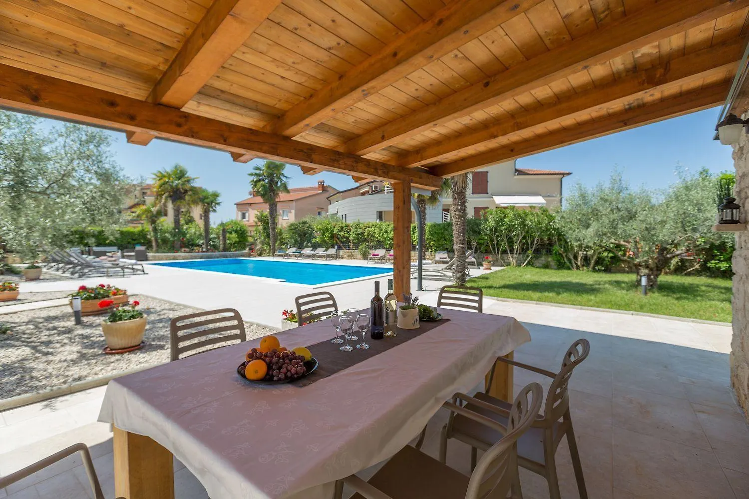 Charmantes Apartment Nur 800 Meter Zum Strand Mit Pool, Grillbereich, Waschmaschine Porec